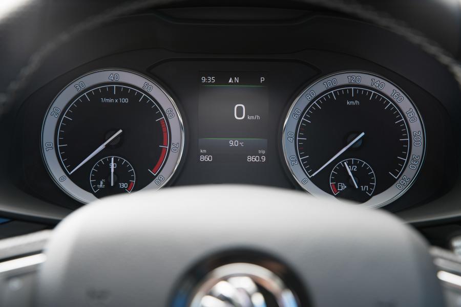 Панель приборов Skoda Kodiaq 4x4 2017 года  (AU) (фото 31 из 40)